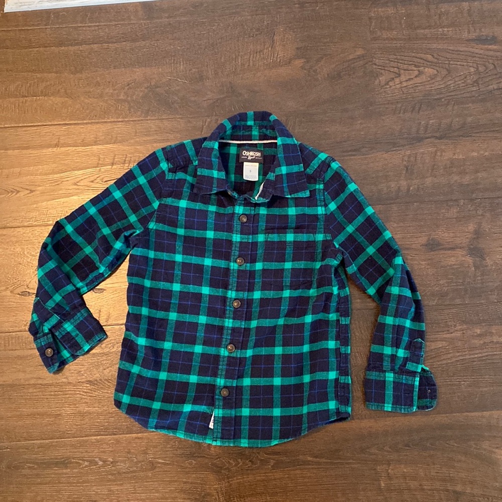 Oshkosh B’gosh- size 5 flannel button down like new!